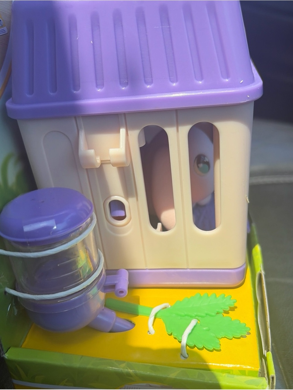 Little live Pets Mama Surprise Mini Playset - Bunny - Picture 10 of 10